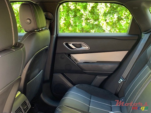 2018' Land Rover Range Rover Velar photo #4