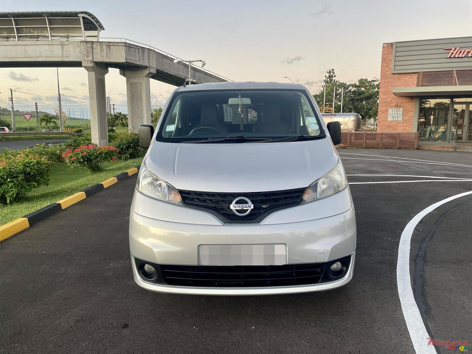 2013' Nissan NV photo #4