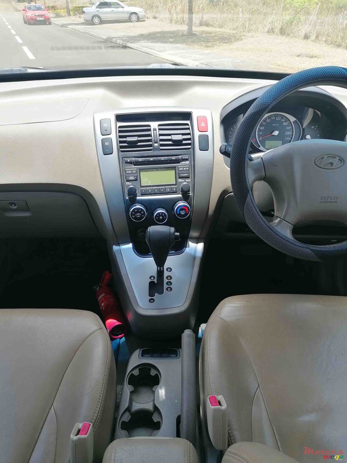 2008' Hyundai Tucson photo #7