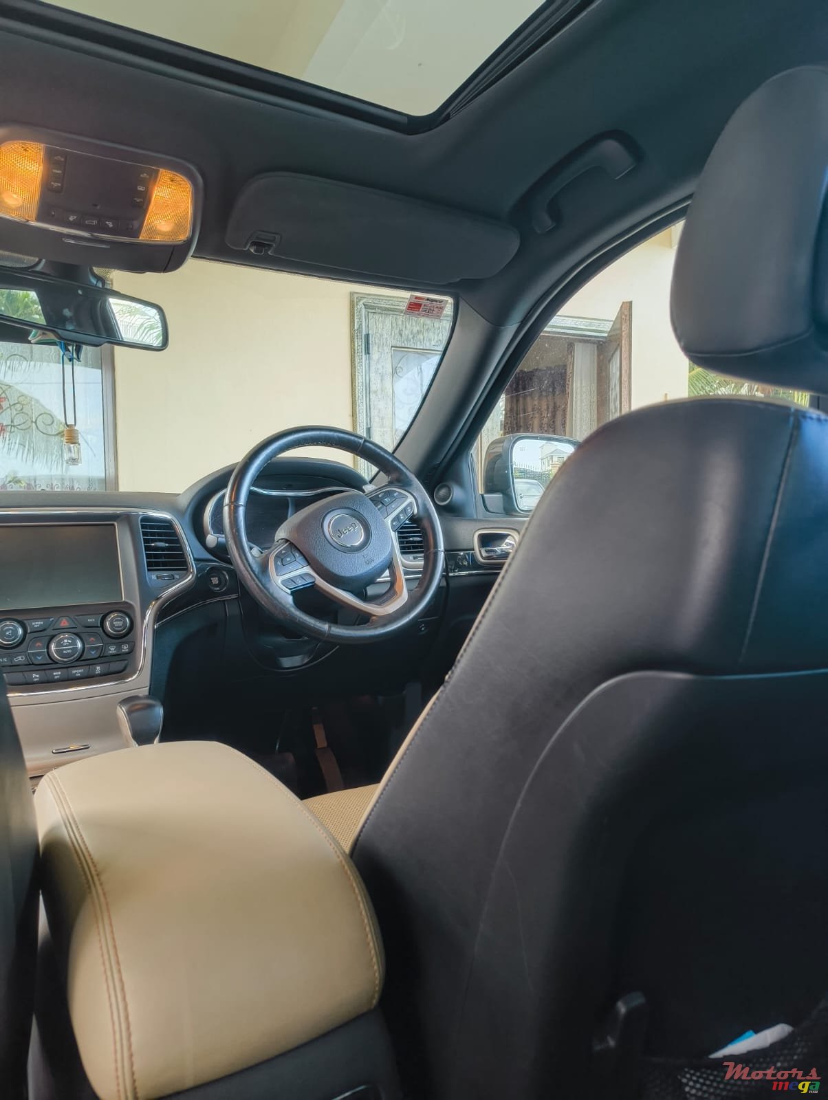 2018' Jeep Grand Cherokee photo #7