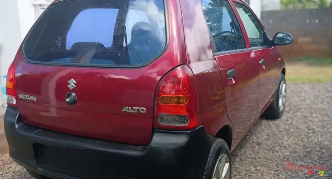 2012' Suzuki photo #3