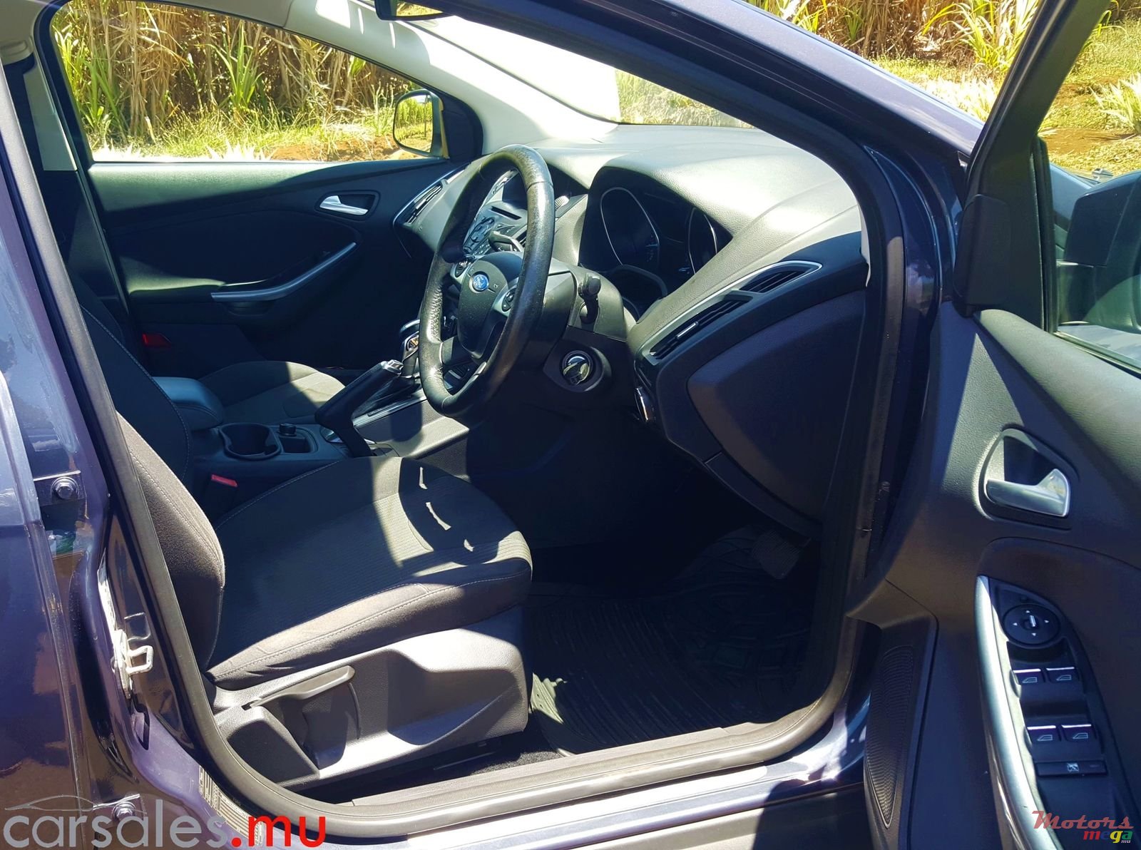 2014' Ford Focus 1.6 Sedan Titanium photo #5