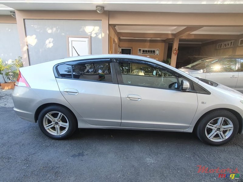 2011' Honda Insight hybrid photo #3