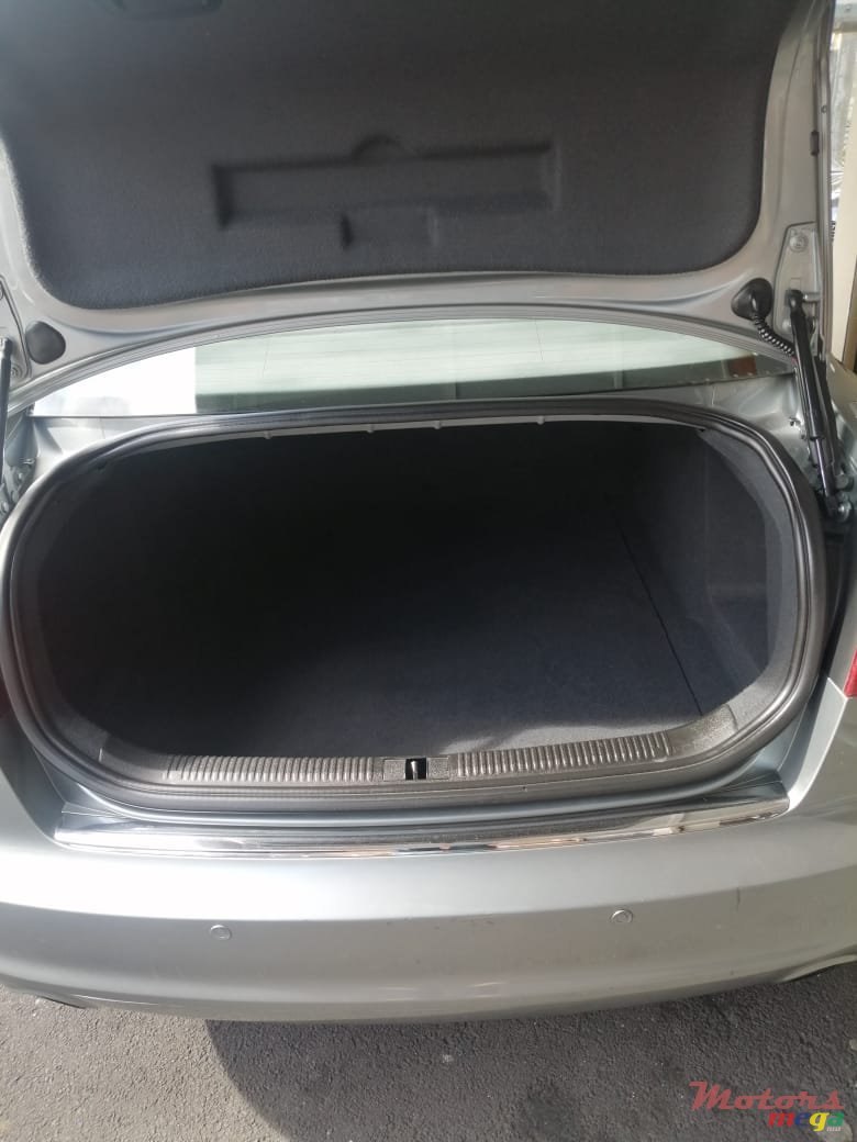 2012' Audi A6 photo #5