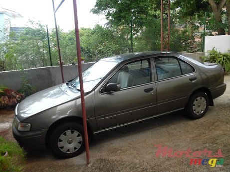 1998' Nissan Sunny photo #1