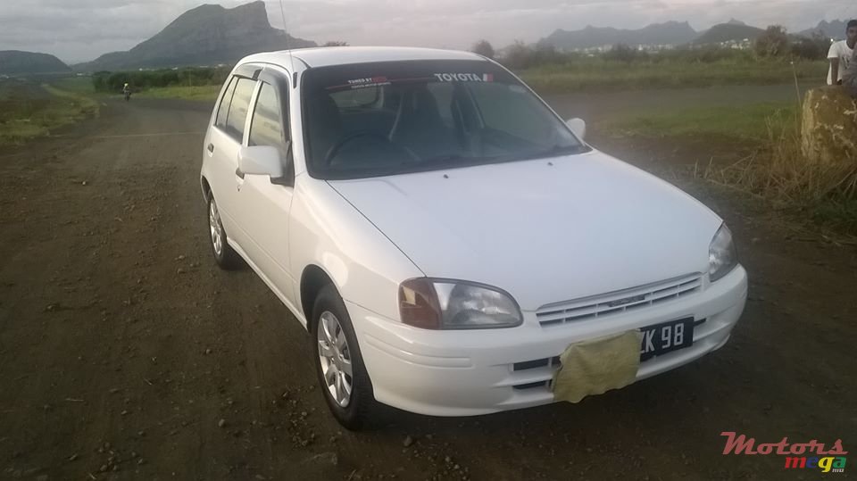 1998' Toyota Starlet photo #1