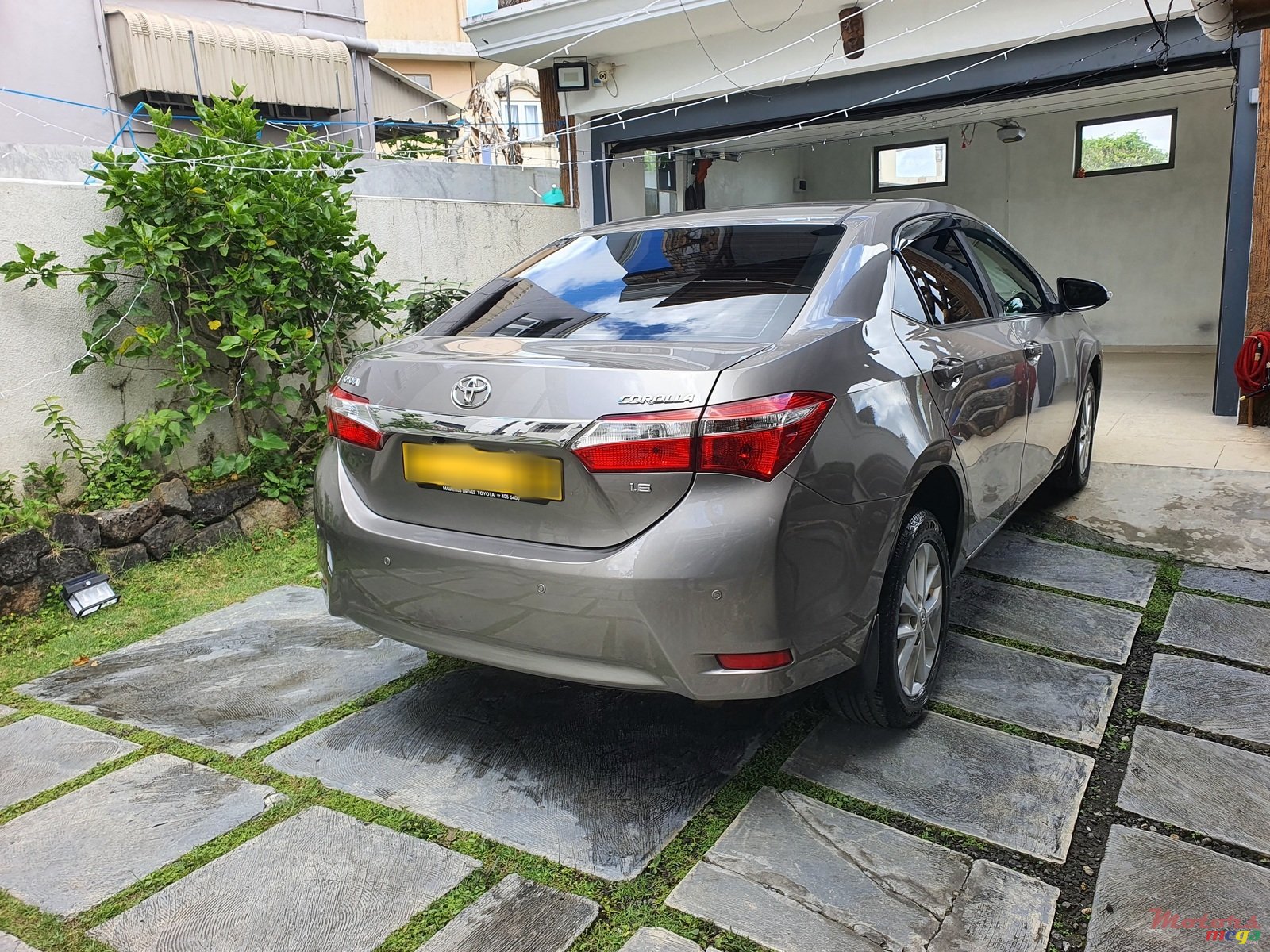 2015' Toyota Corolla photo #2