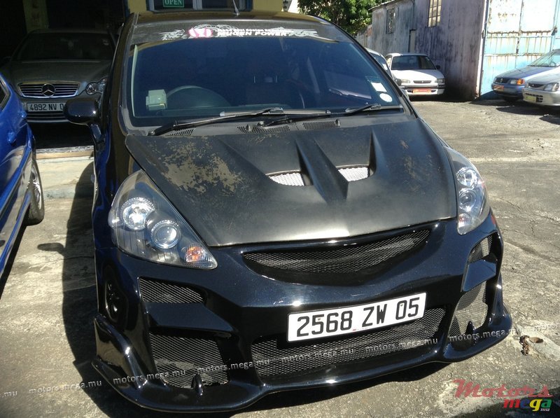 2005' Honda Jazz photo #2