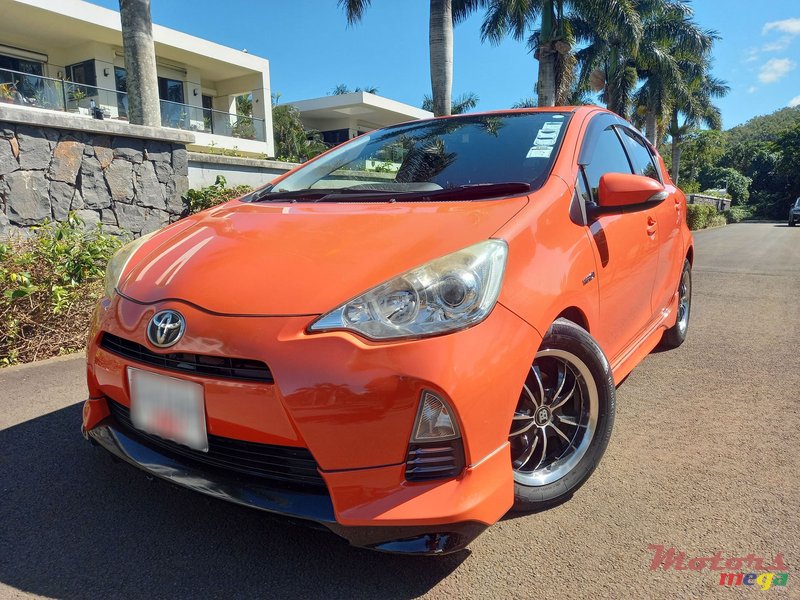 2013' Toyota Aqua 1.5 Hybrid photo #1
