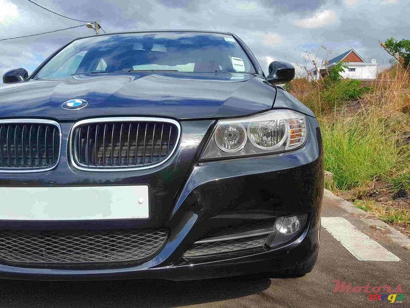 2010' BMW 3 Series E90 Facelift photo #6