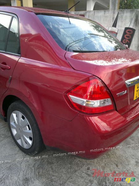 2005' Nissan photo #1