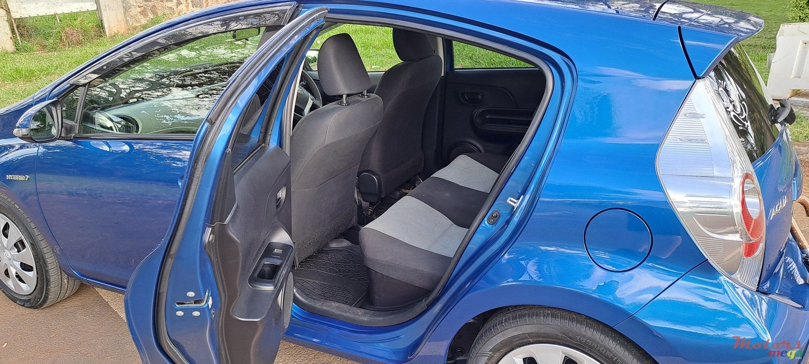 2013' Toyota Aqua photo #4