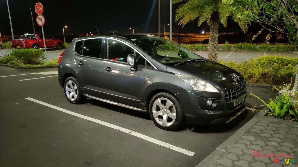 2013' Peugeot 3008 photo #2