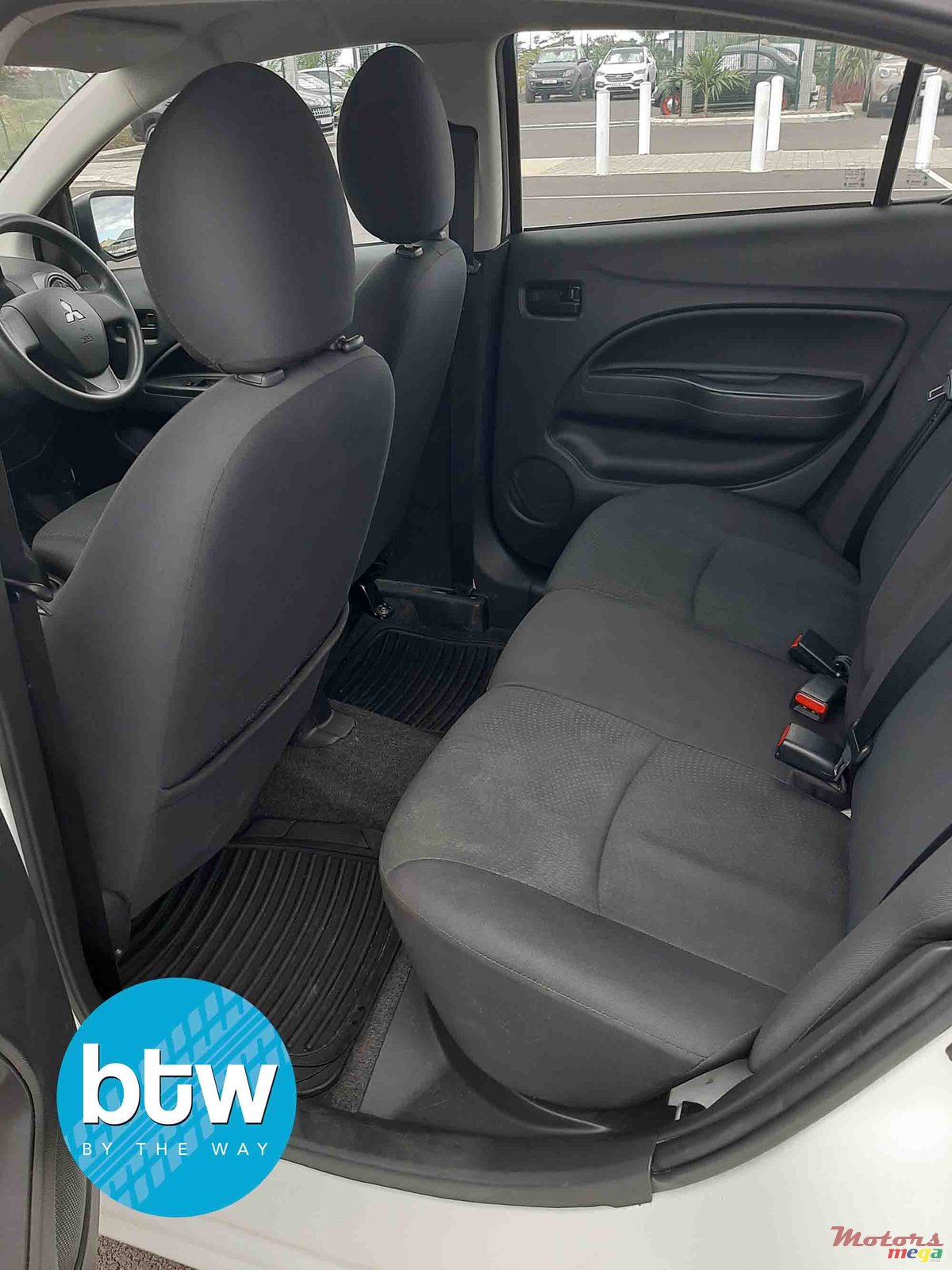 2016' Mitsubishi photo #4