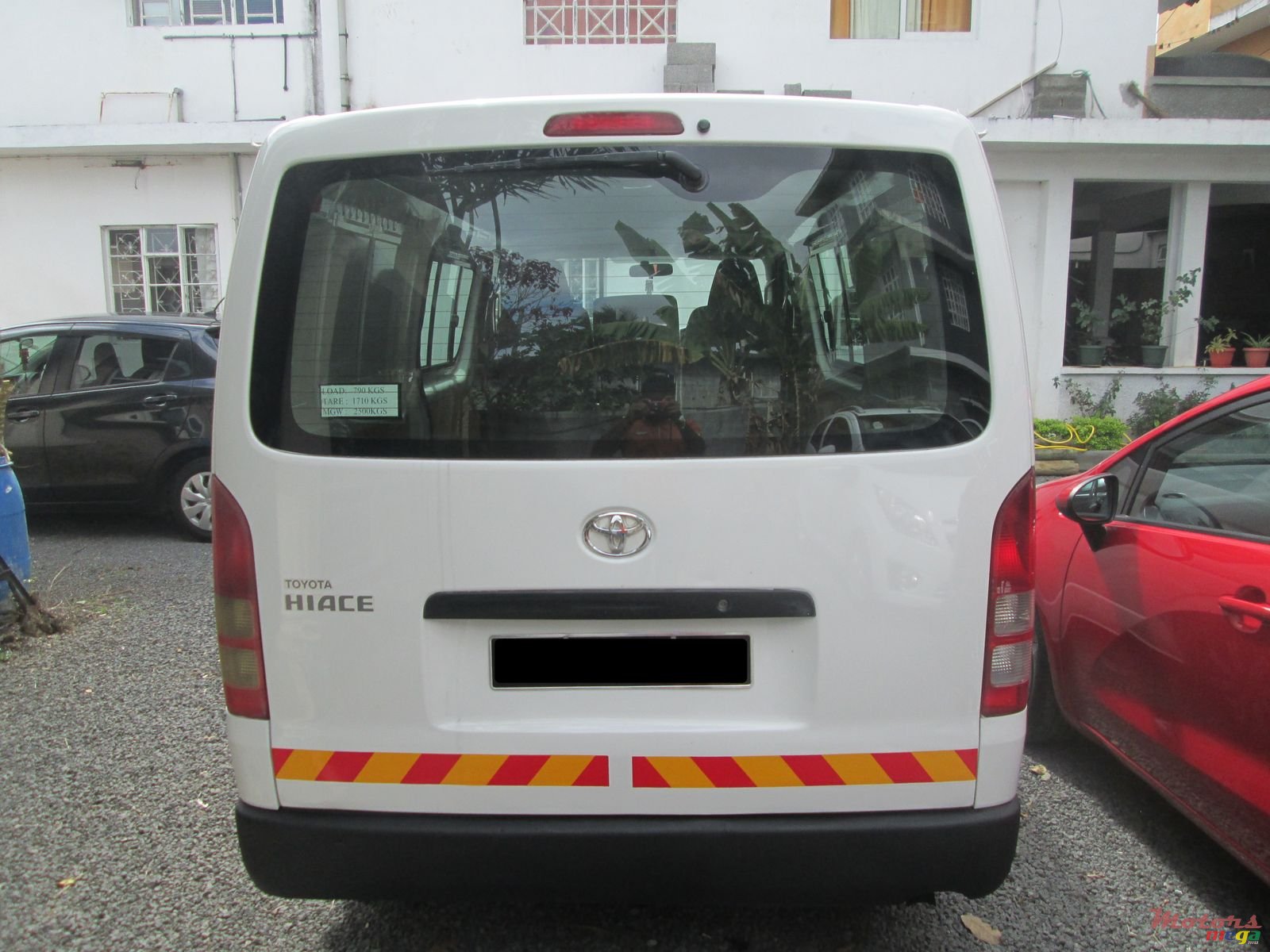 2009' Toyota Hiace photo #4