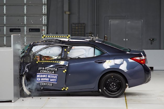 2014 Toyota Corolla Gets Marginal IIHS Small Overlap Crash Test Score