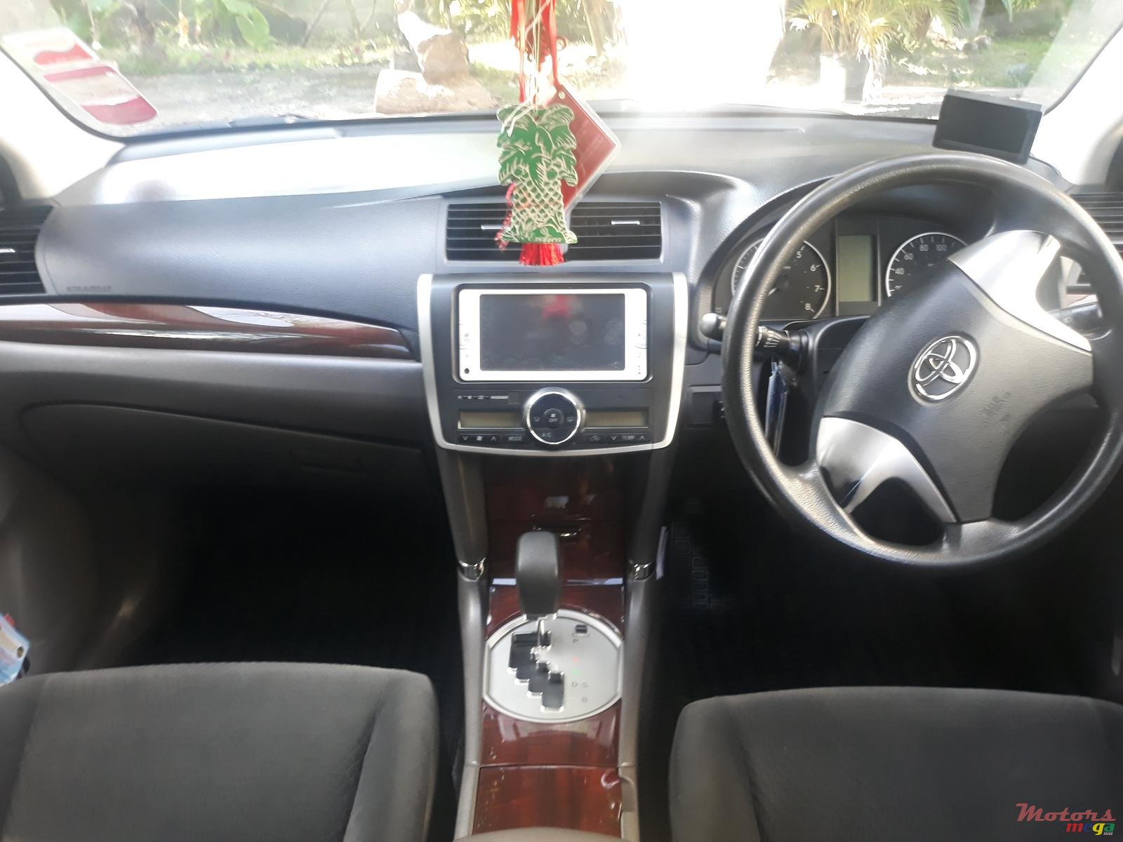 2013' Toyota Allion photo #2