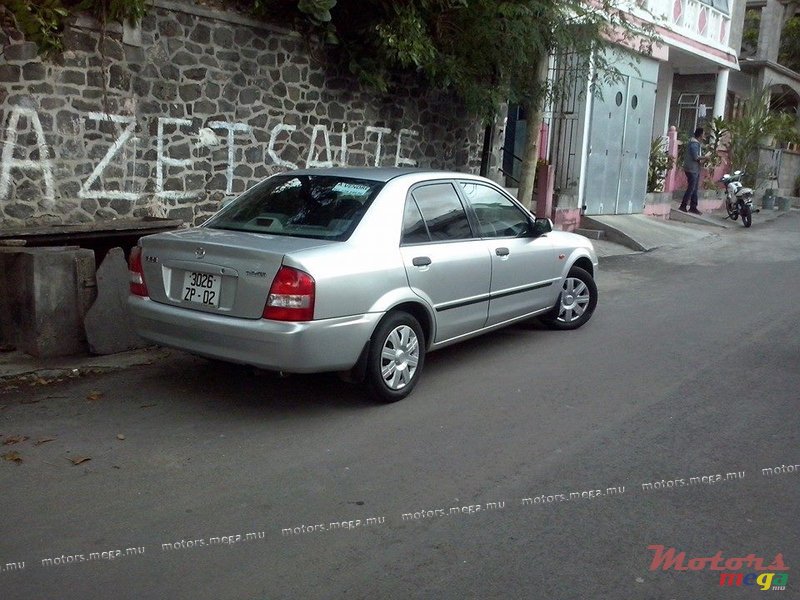 2002' Mazda 323 dorizin photo #2