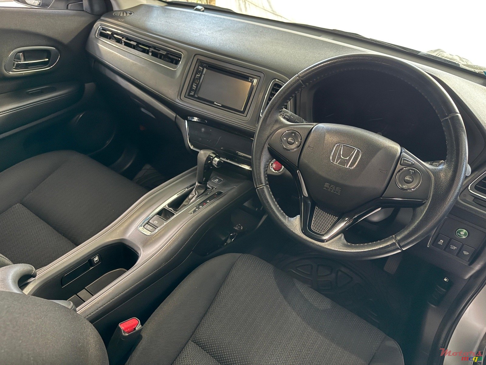 2014' Honda Vezel Non-Hybrid photo #5