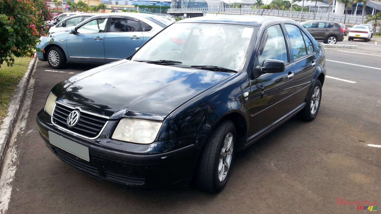 2004' Volkswagen Bora photo #1