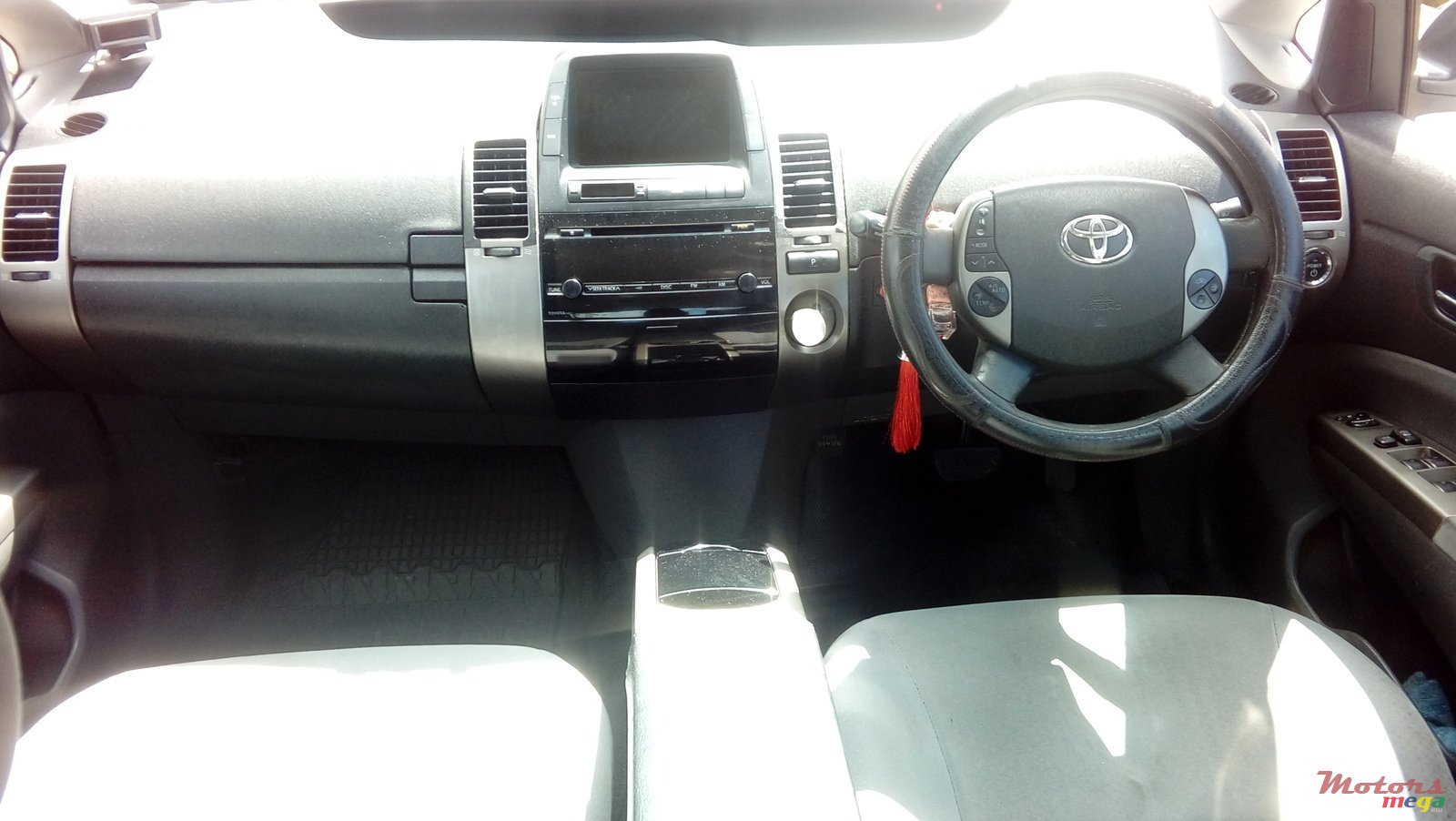 2007' Toyota Prius photo #3