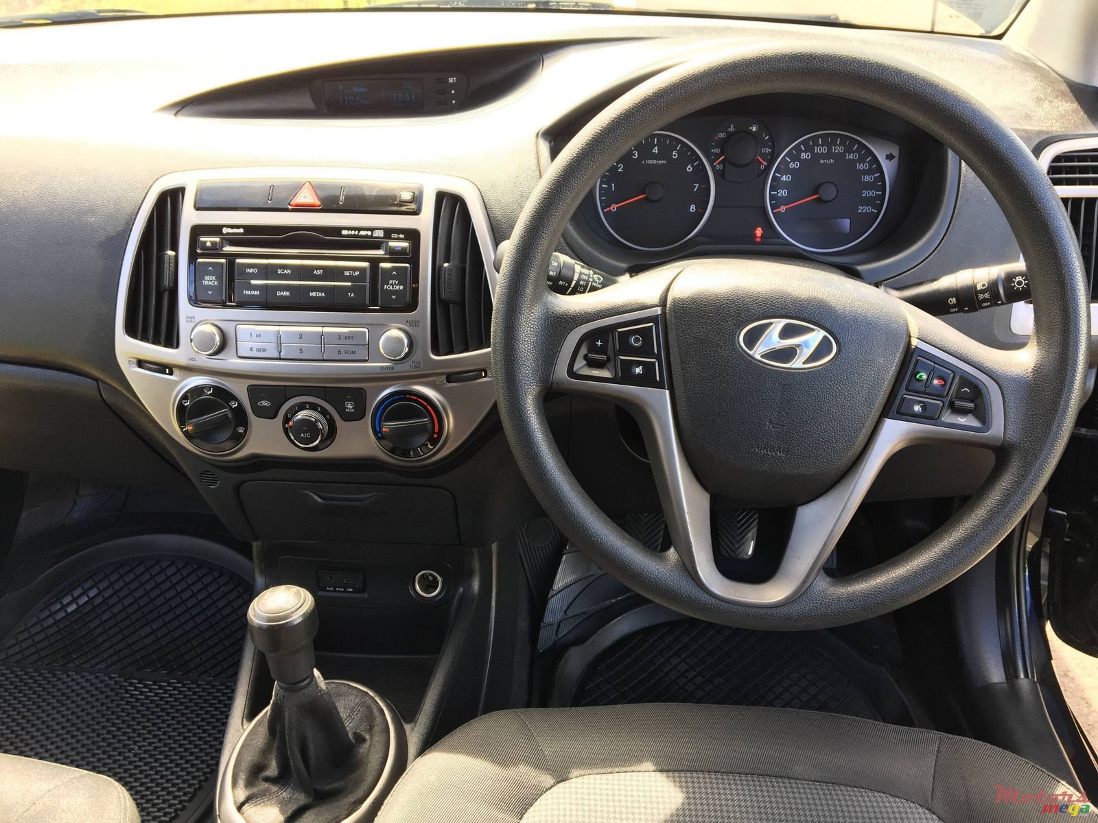 2012' Hyundai i20 photo #5