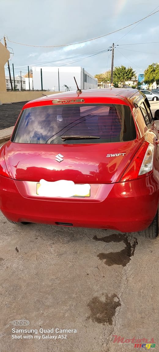 2013' Suzuki Swift photo #3