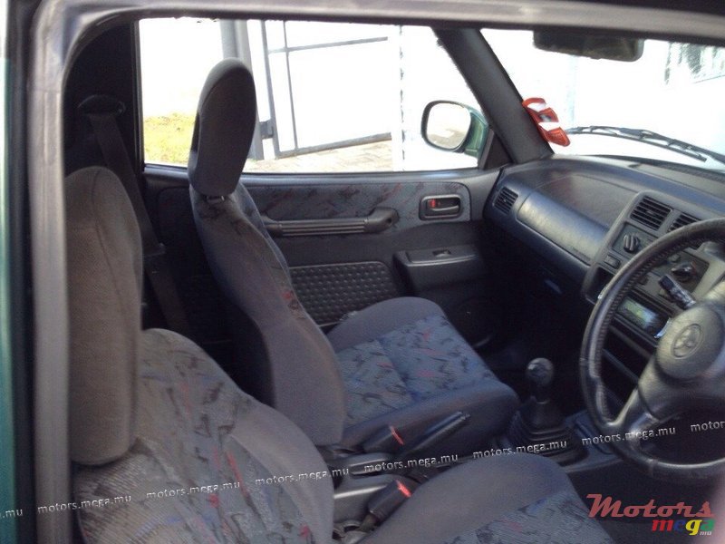 1999' Toyota RAV4 photo #2