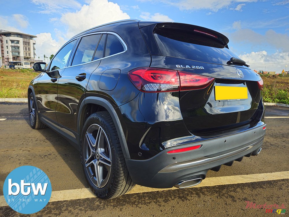 2022' Mercedes-Benz GLA 200 photo #4