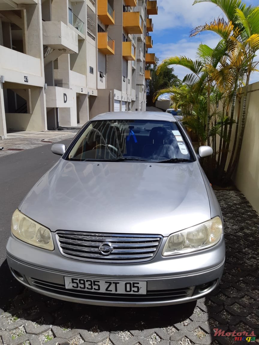 2007' Nissan Sunny photo #1