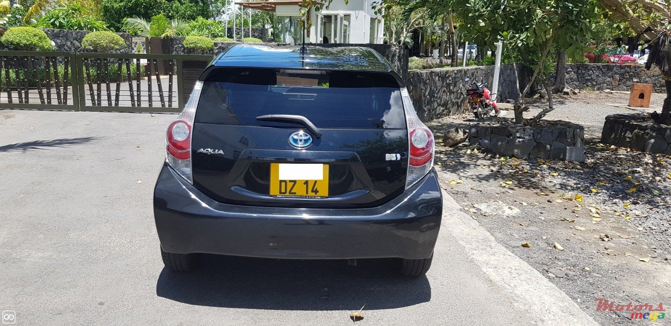 2014' Toyota Aqua photo #5