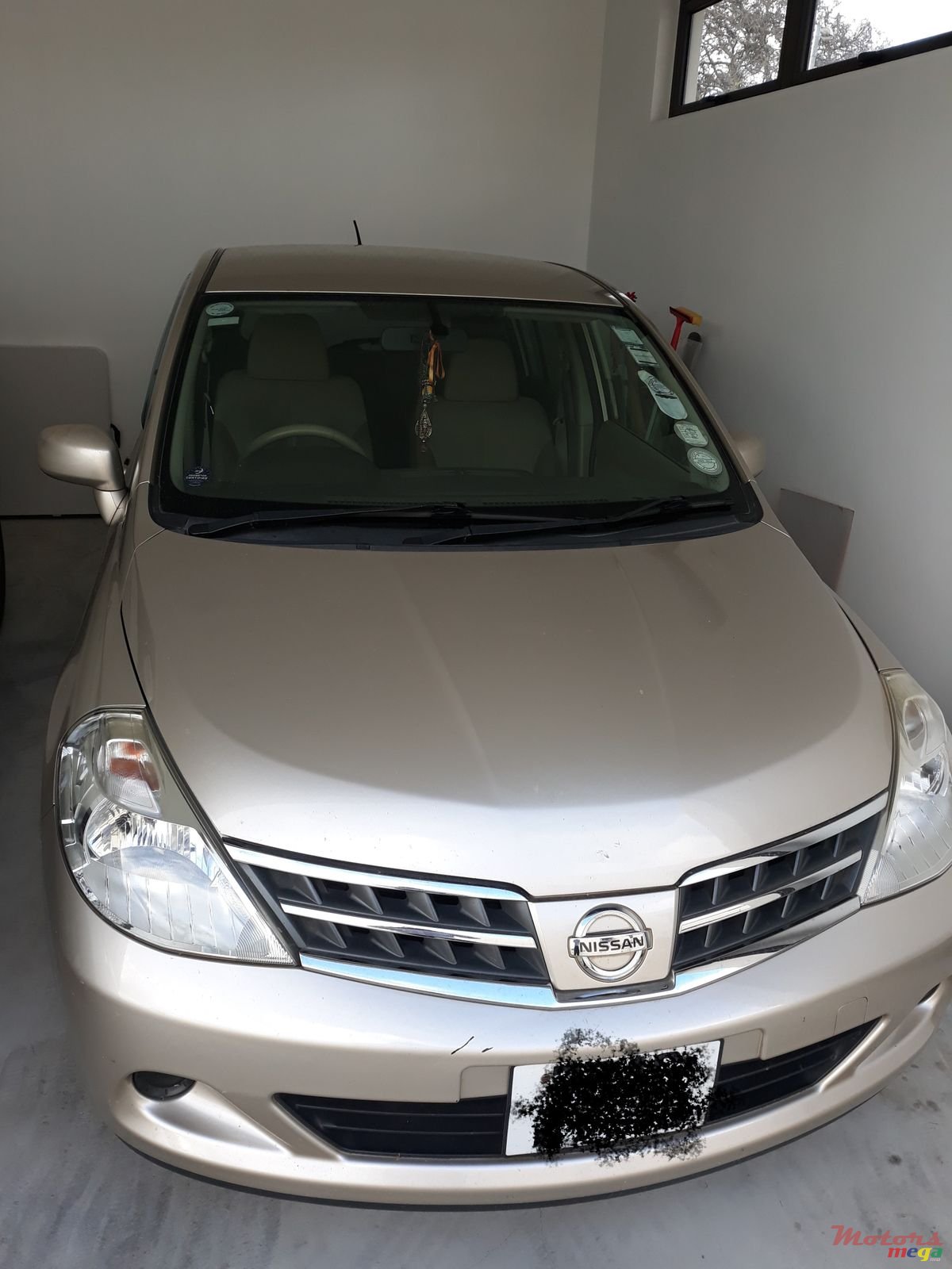 2010' Nissan Tiida photo #4