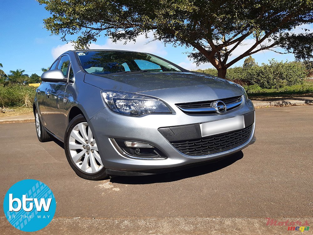 2016' Opel Astra photo #1