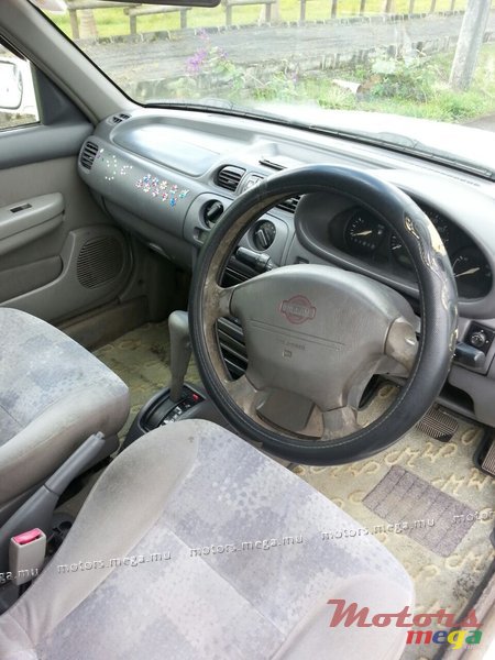 2000' Nissan marche photo #3
