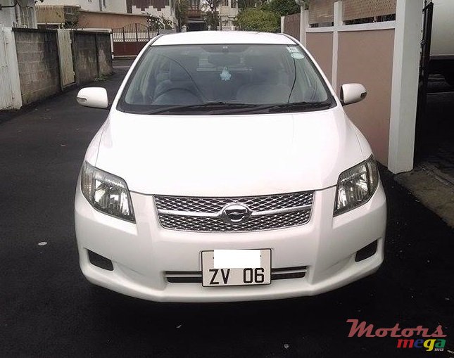 2006' Toyota Axio Fileder X photo #1
