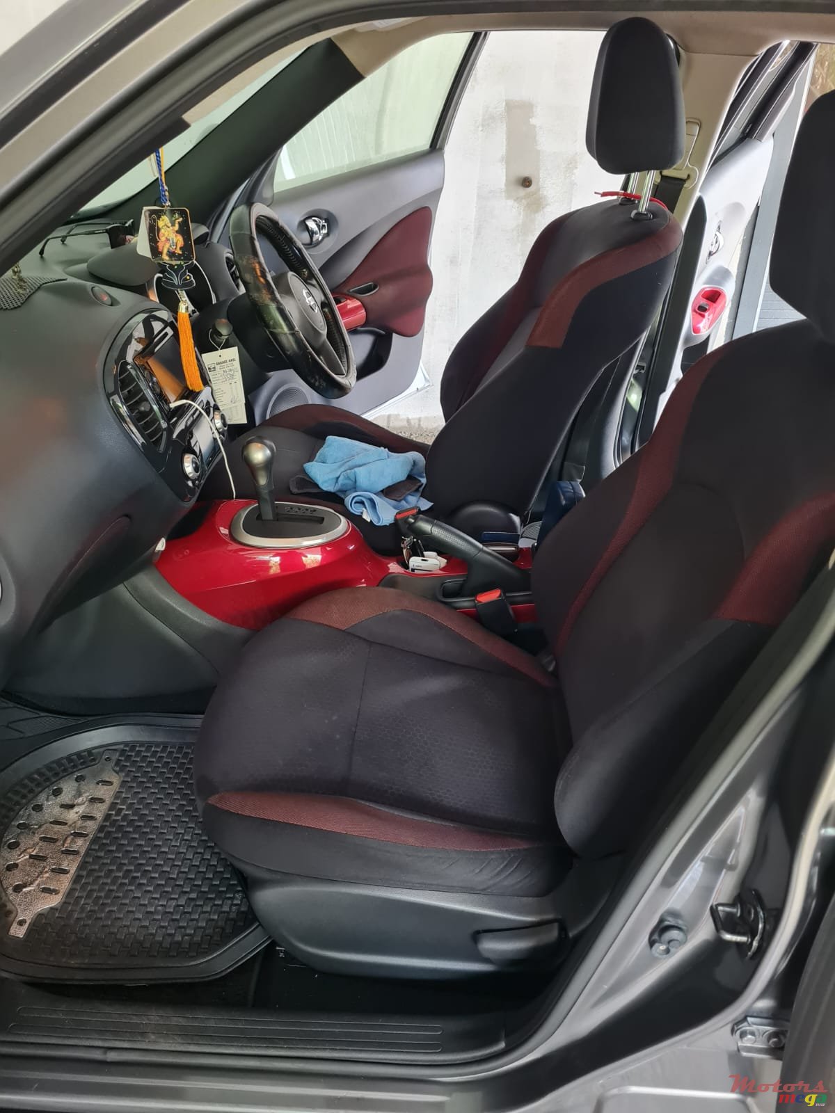 2012' Nissan photo #5