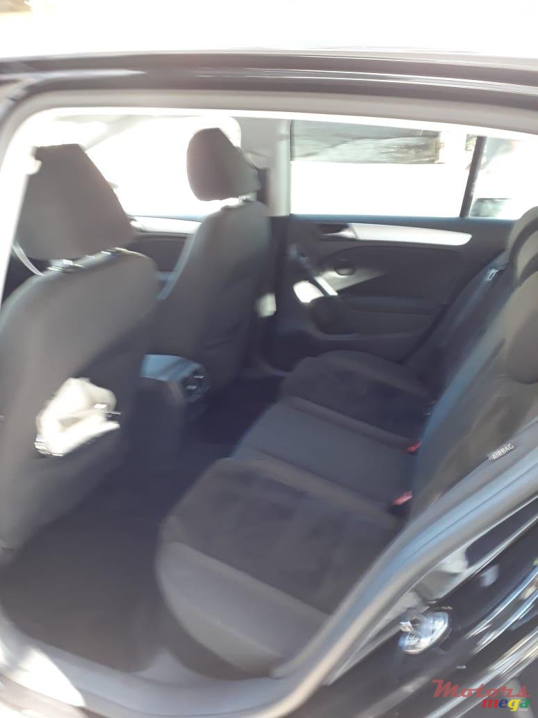 2011' Volkswagen Golf VI photo #4