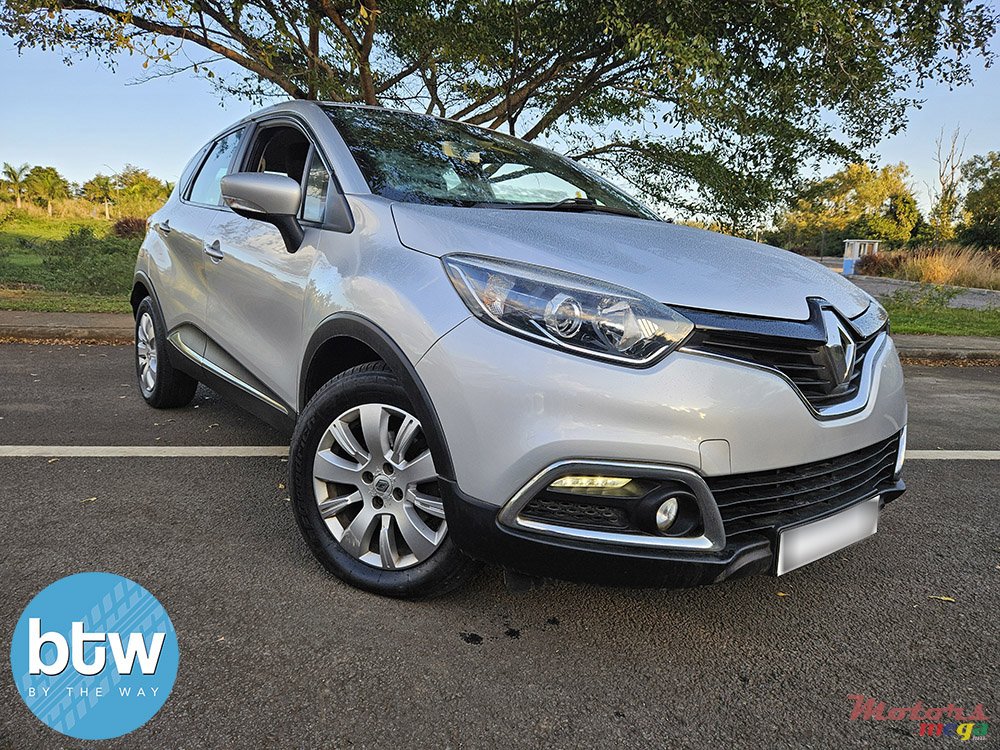 2015' Renault Captur photo #1