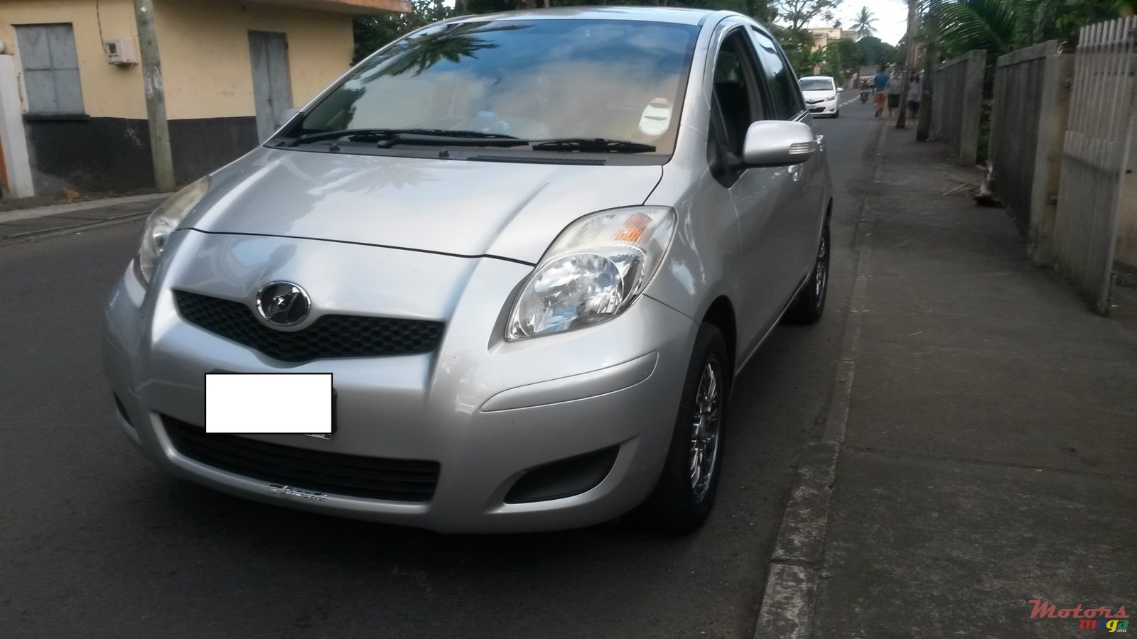 2010' Toyota Vitz 1000cc photo #1