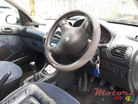 2001' Peugeot 206 photo #6