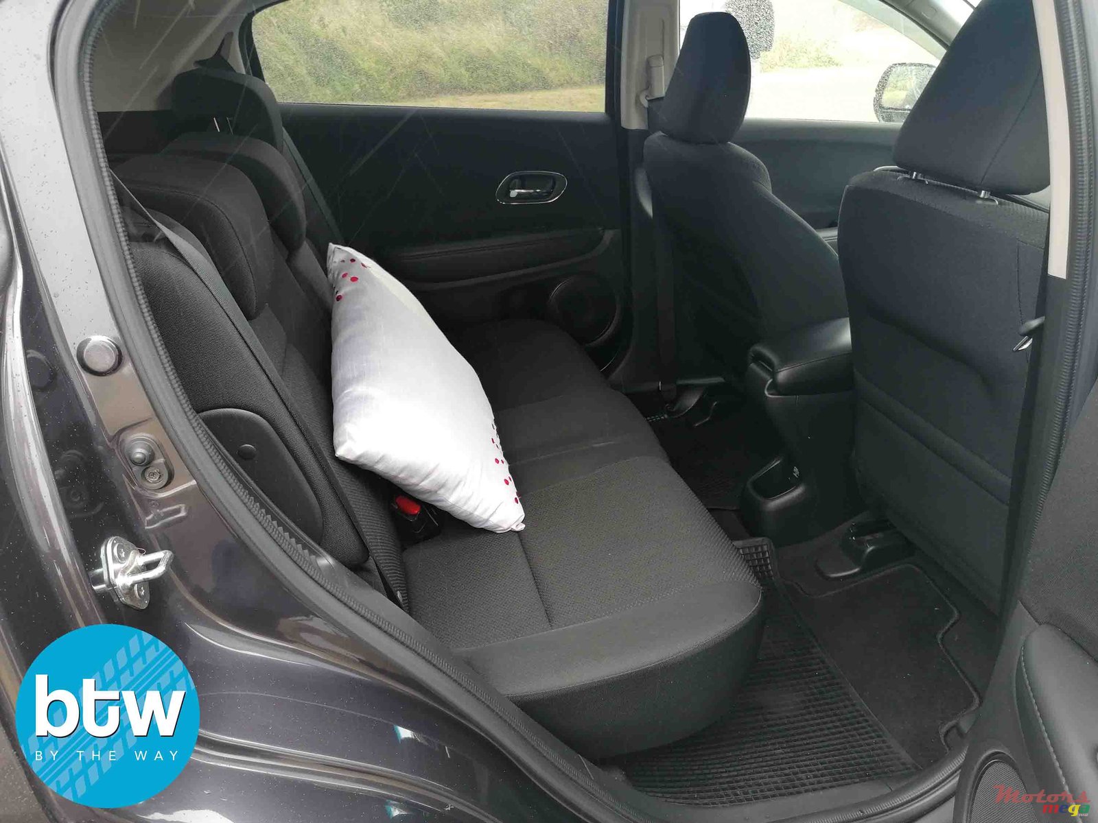 2015' Honda Vezel X Package photo #4