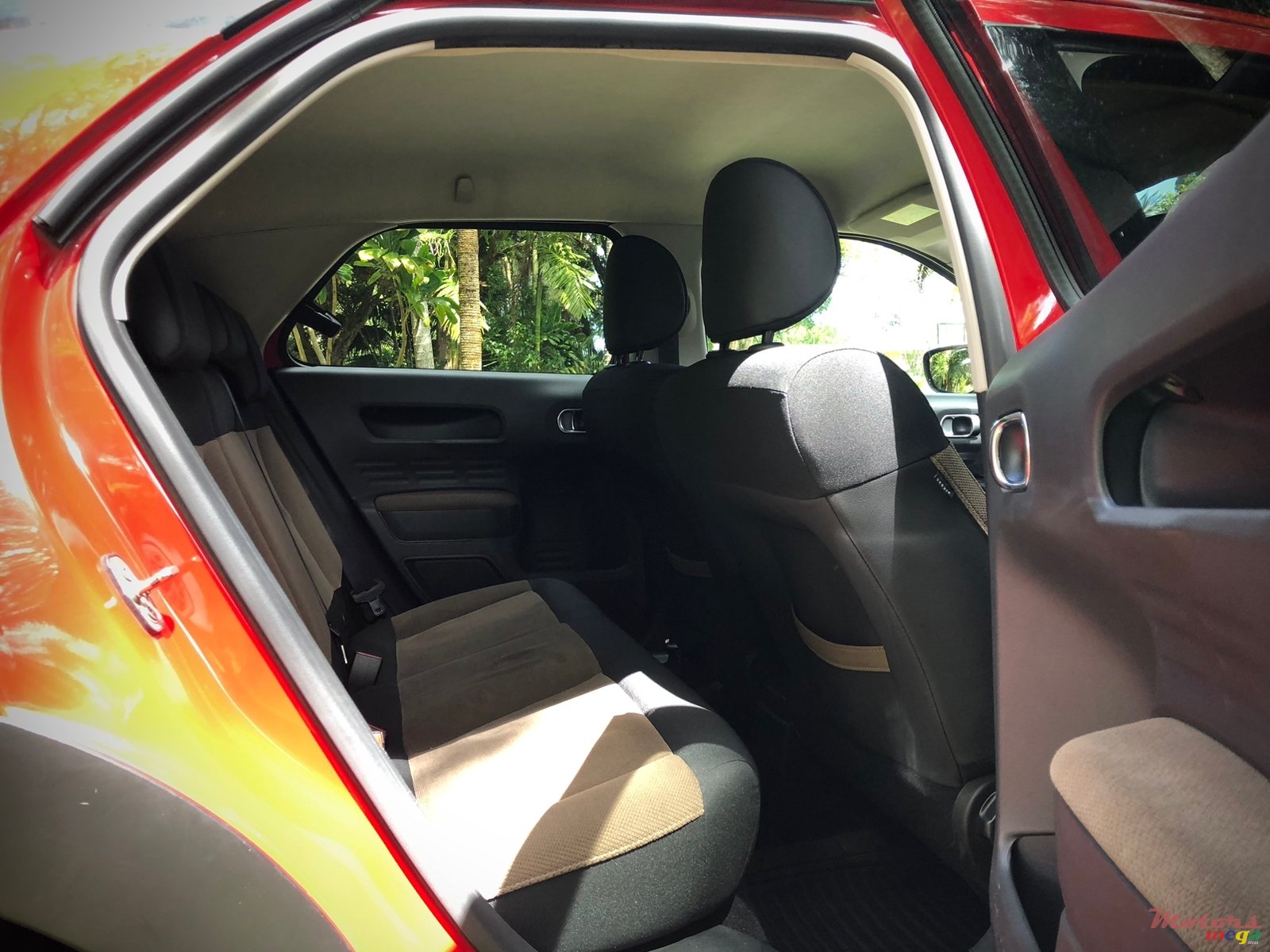 2017' Citroen C4 Cactus photo #7