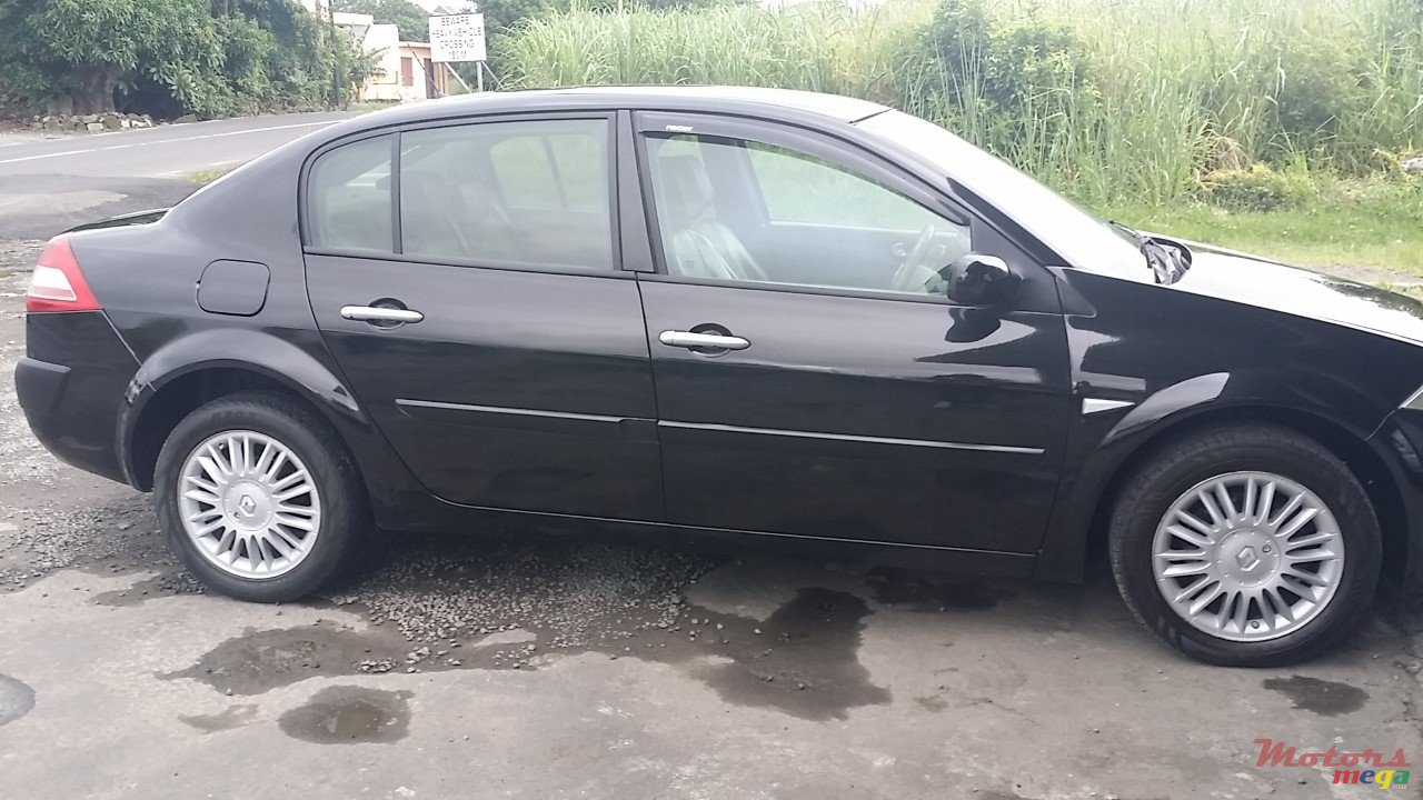 2007' Renault Megane photo #3