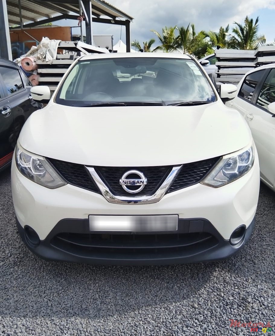 2015' Nissan Qashqai photo #1