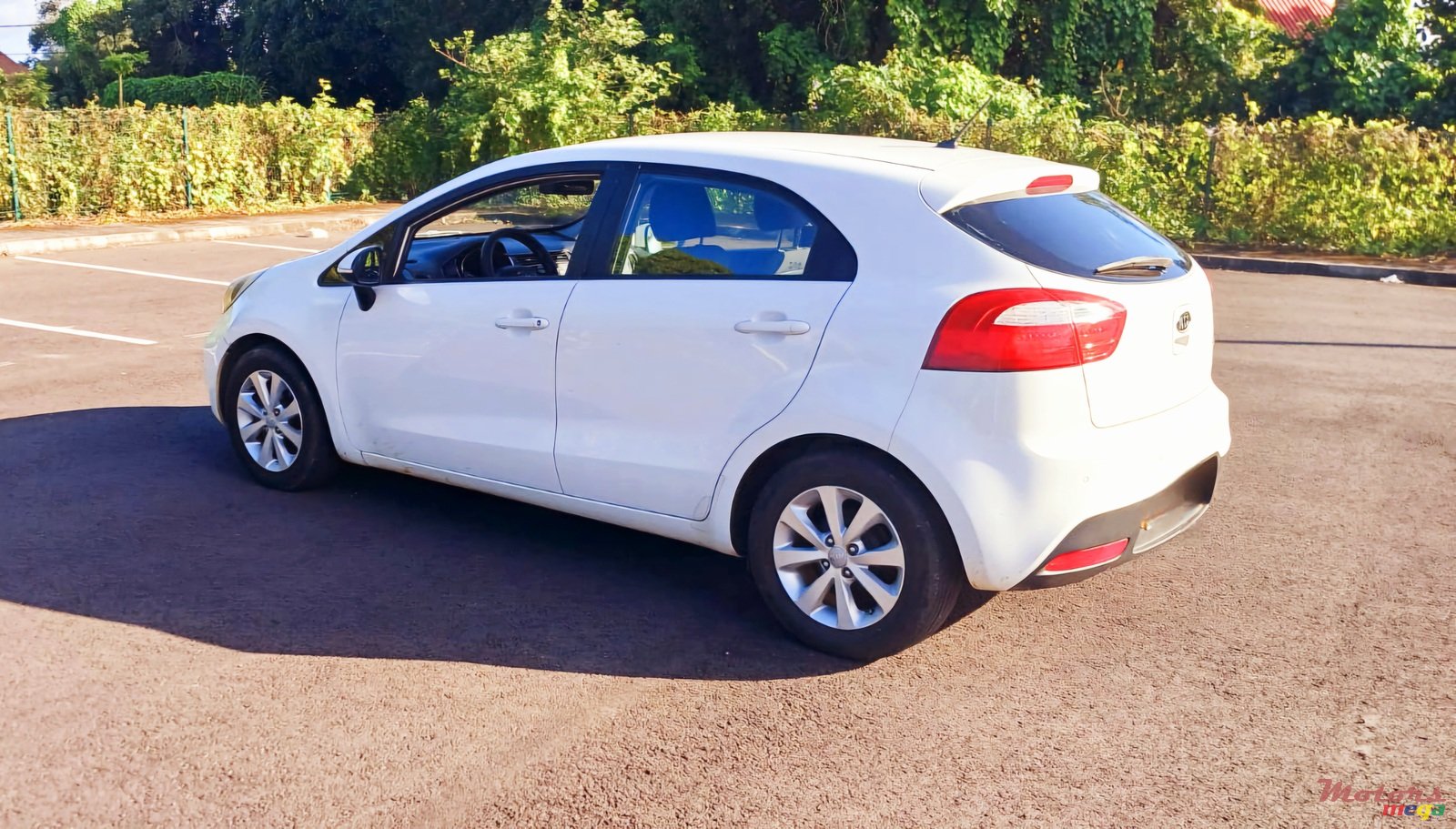 2012' Kia Rio photo #2