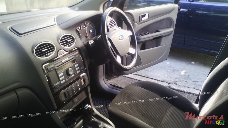 2006' Ford Focus photo #4