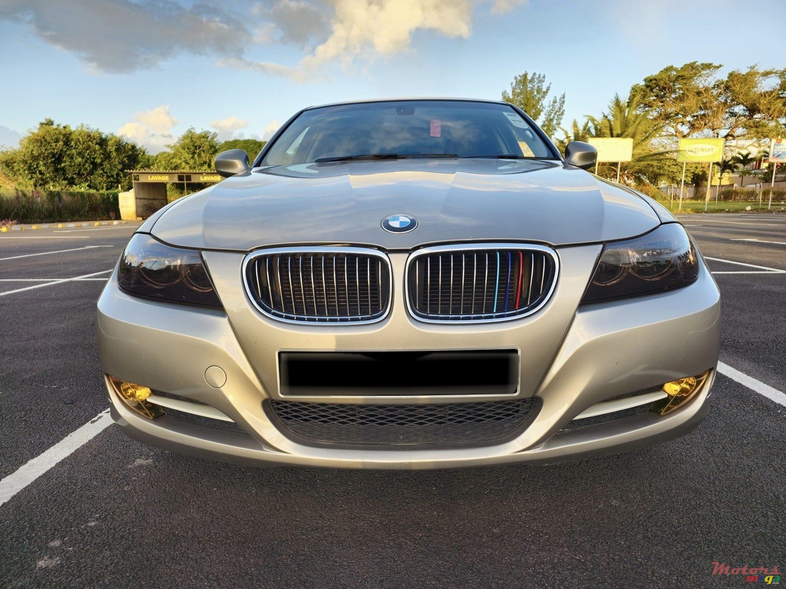 2011' BMW 316 i photo #1