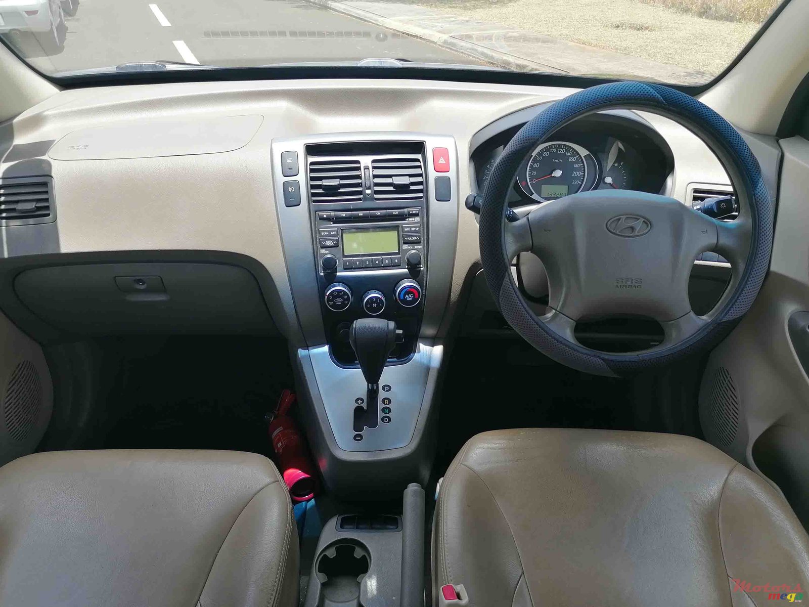 2008' Hyundai Tucson photo #5