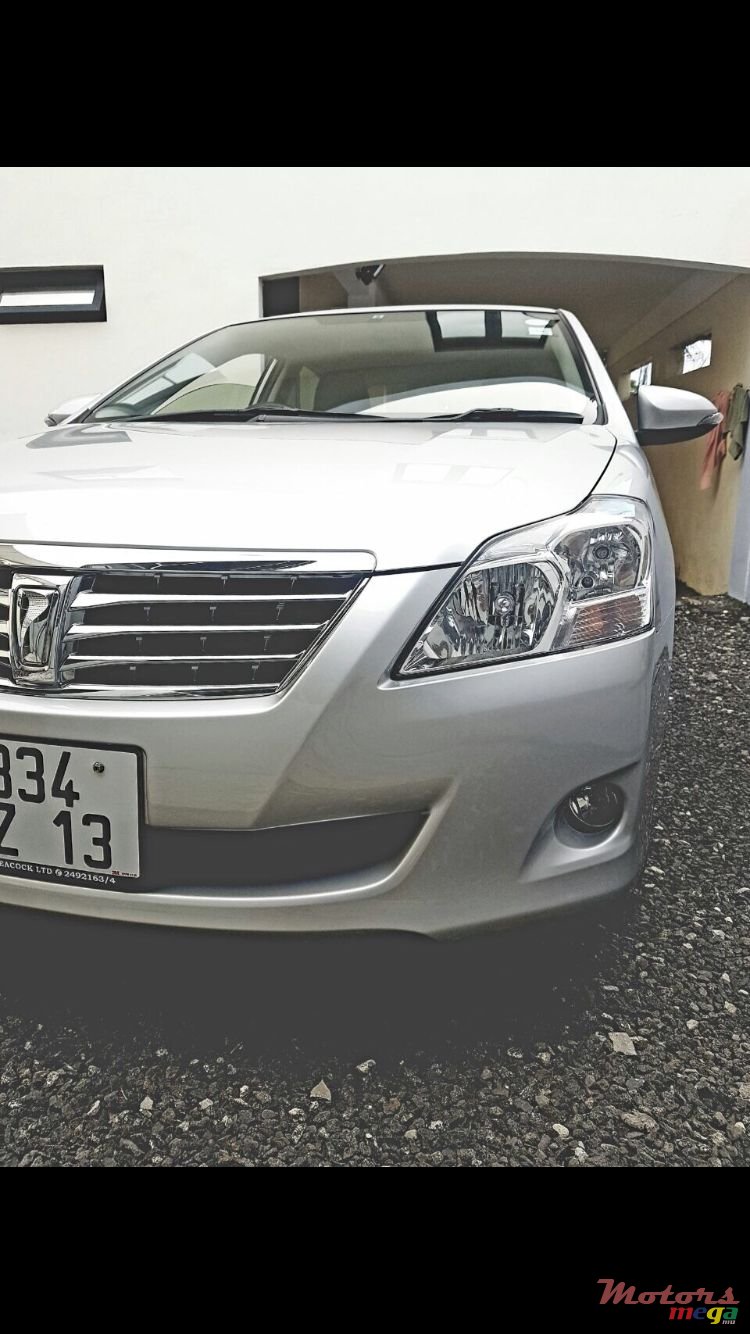 2013' Toyota Corolla photo #1