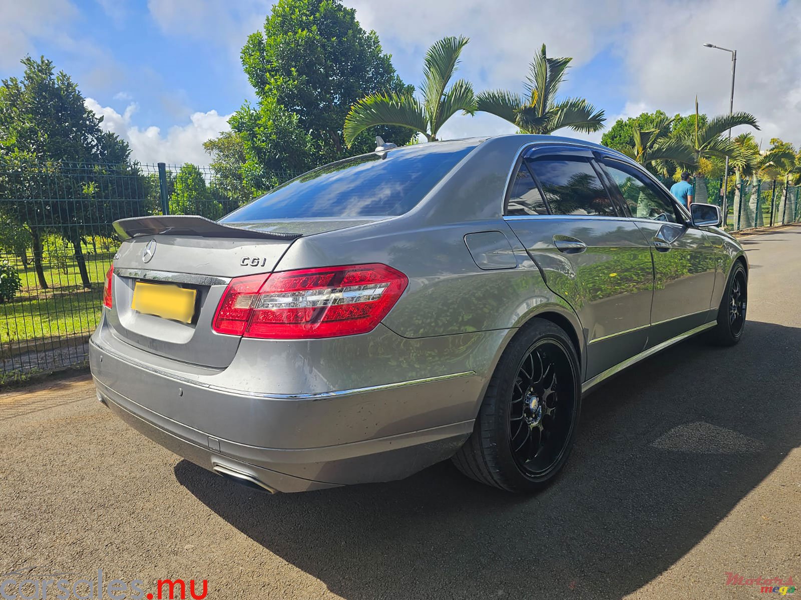 2012' Mercedes-Benz E 250 CGI Avantgarde 1.8 photo #4